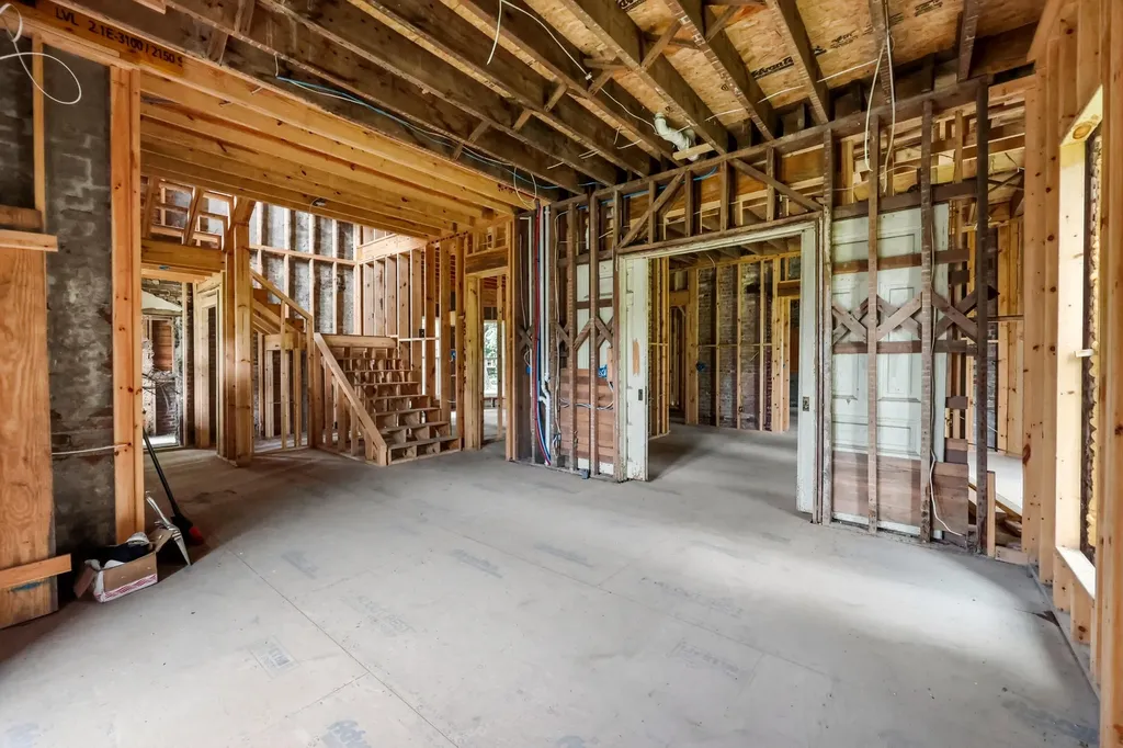 129 S Turner Street Midway KY 40347