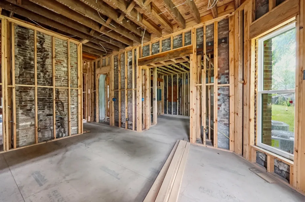 129 S Turner Street Midway KY 40347