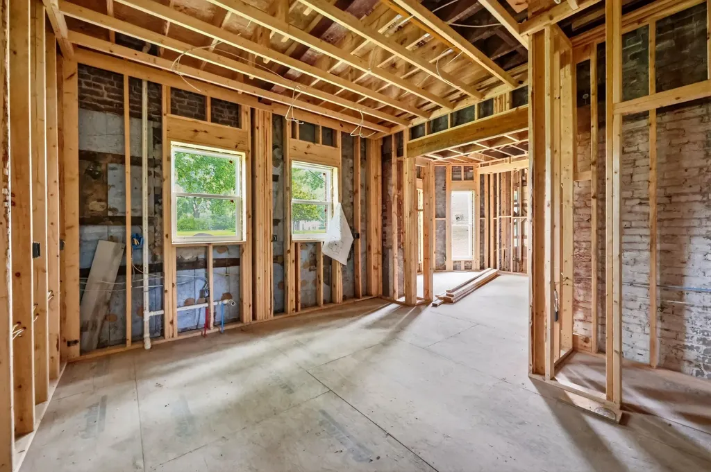 129 S Turner Street Midway KY 40347