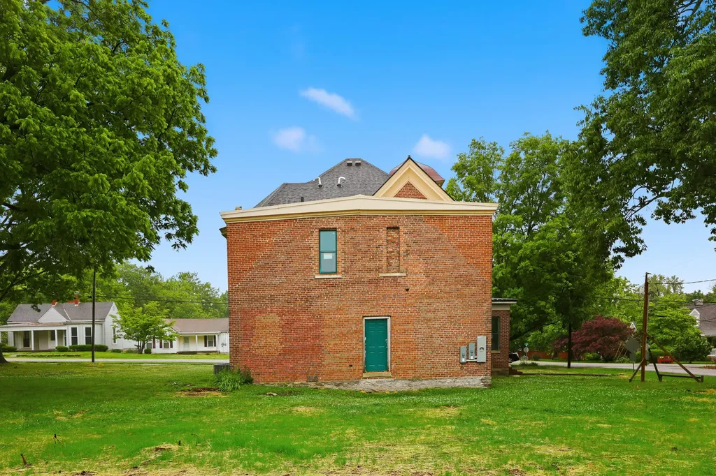 129 S Turner Street Midway KY 40347