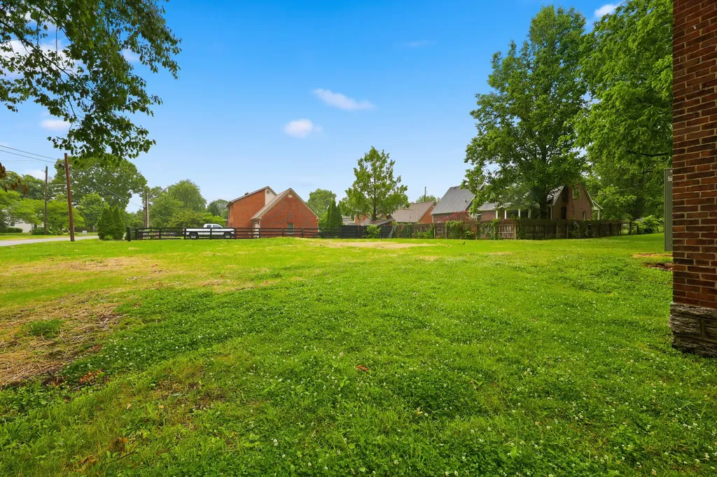 129 S Turner Street Midway KY 40347