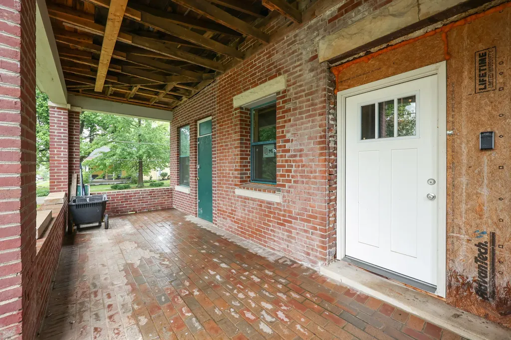 129 S Turner Street Midway KY 40347