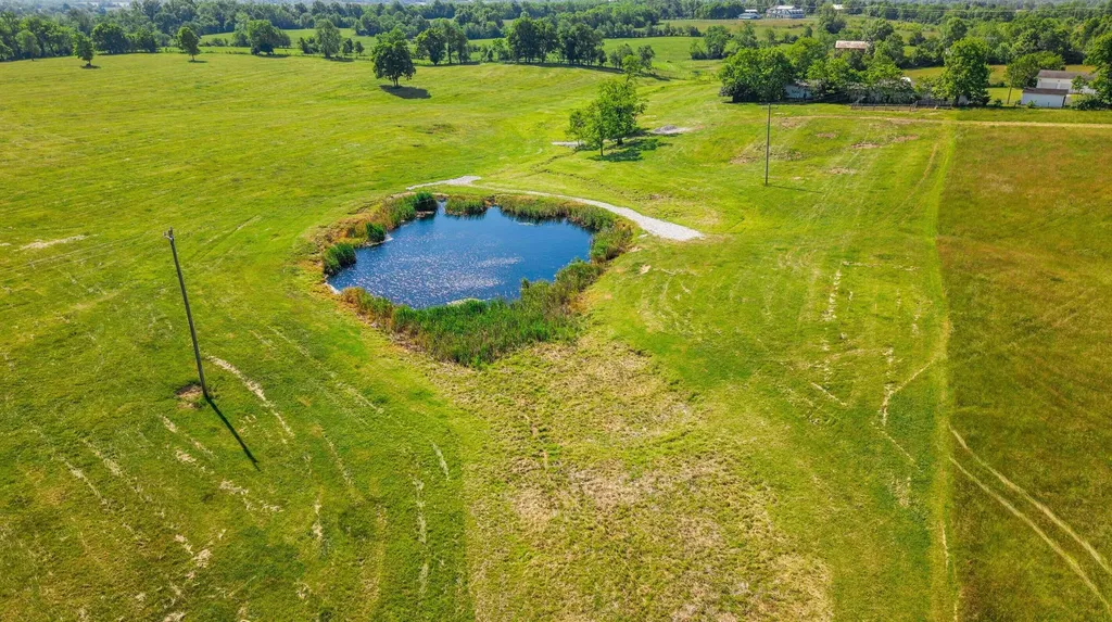 2083 Clintonville Road Paris KY 40361