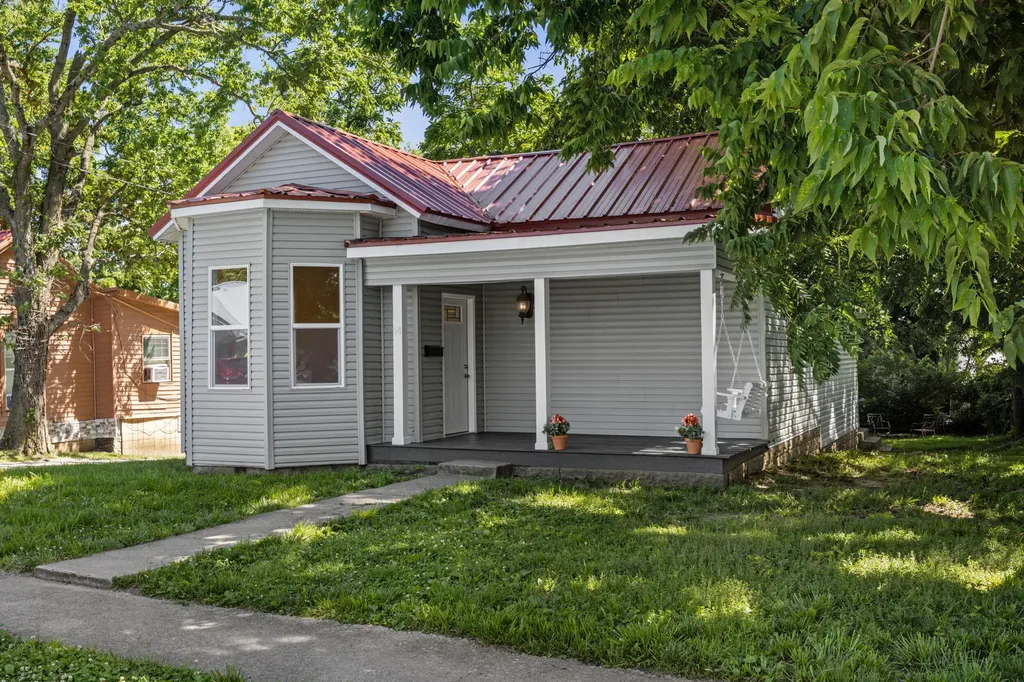 14 Cook Avenue Winchester KY 40391