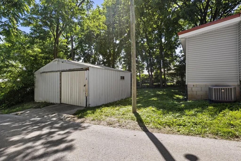 14 Cook Avenue Winchester KY 40391