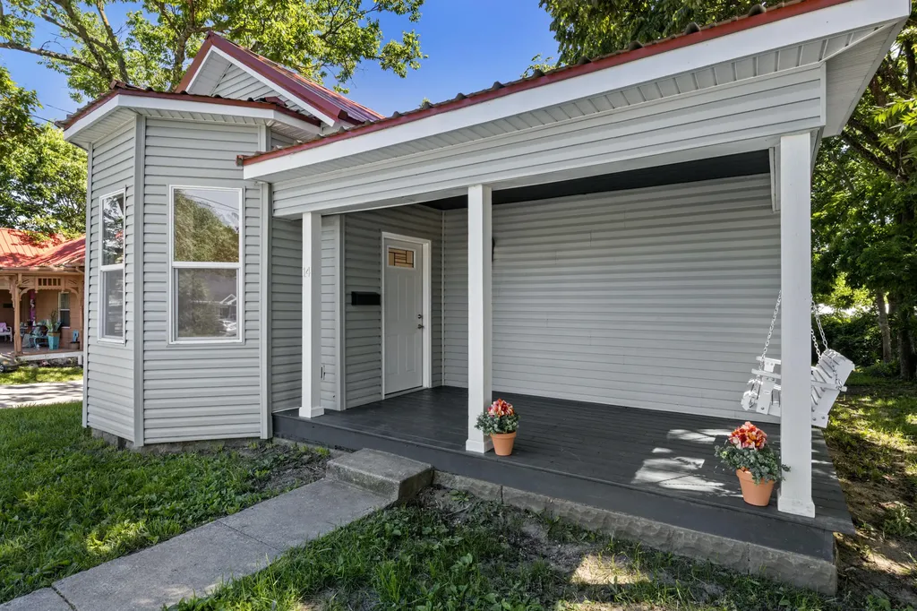 14 Cook Avenue Winchester KY 40391