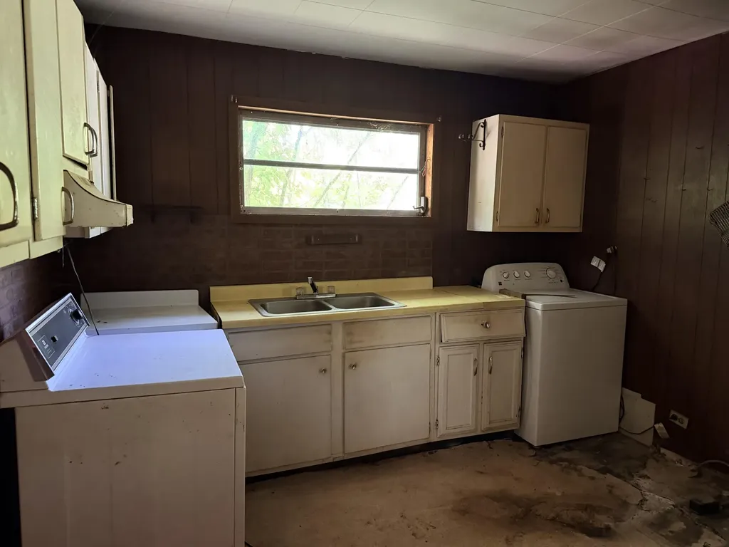 329 State Highway 522 Baxter KY 40806