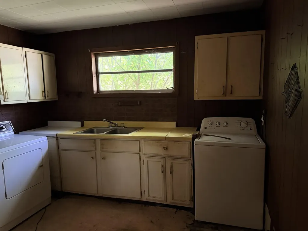 329 State Highway 522 Baxter KY 40806