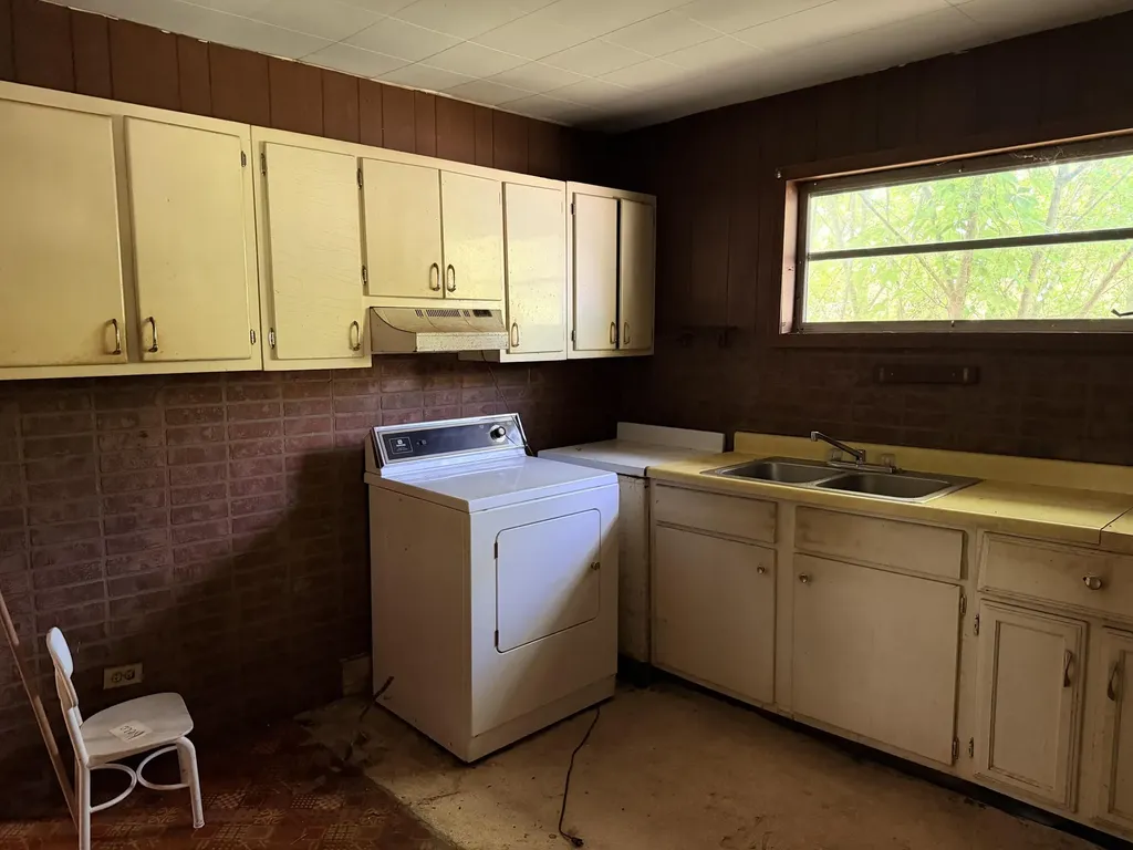 329 State Highway 522 Baxter KY 40806