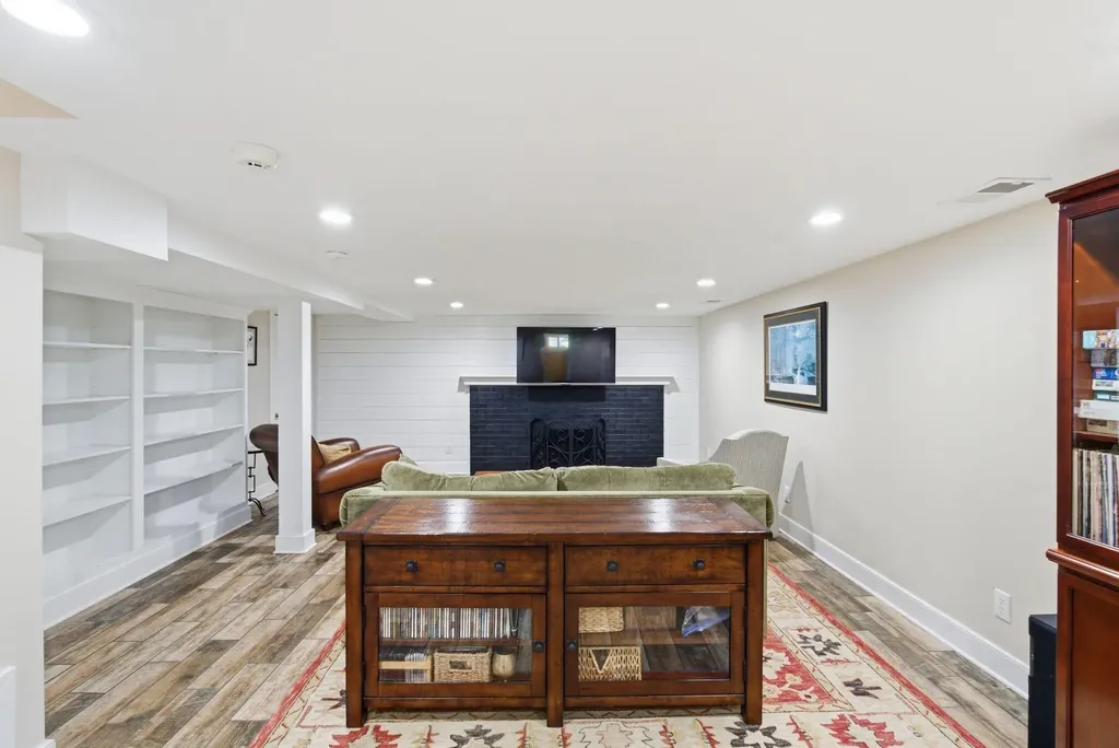 403 Chinoe Road Lexington KY 40502