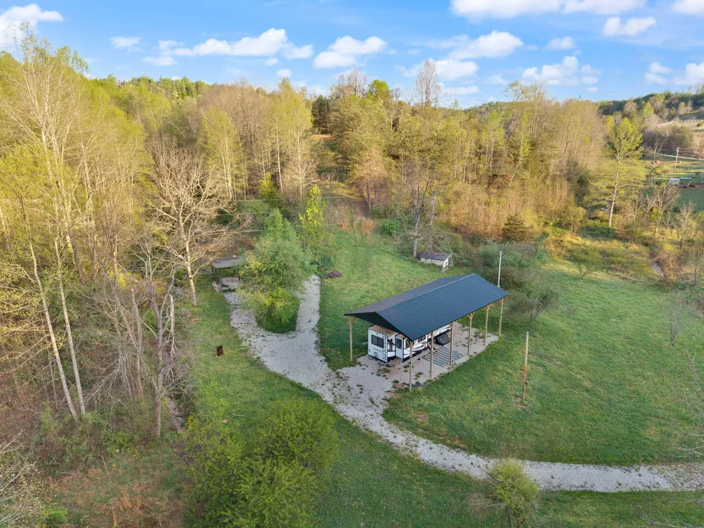 165 Pomeroyton-wellington Road Wellington KY 40387