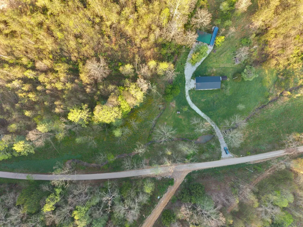 165 Pomeroyton-wellington Road Wellington KY 40387