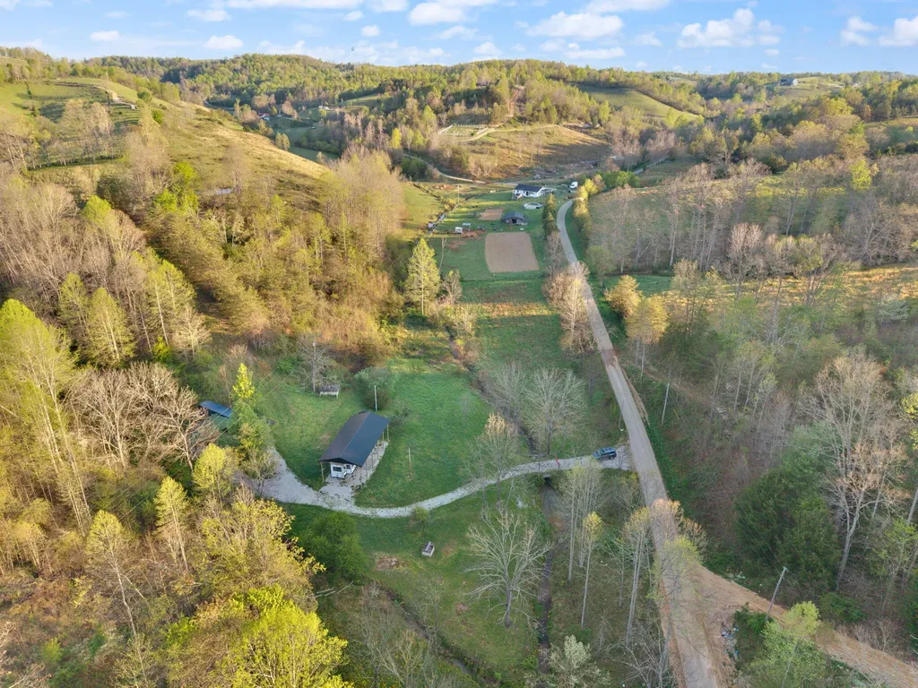 165 Pomeroyton-wellington Road Wellington KY 40387