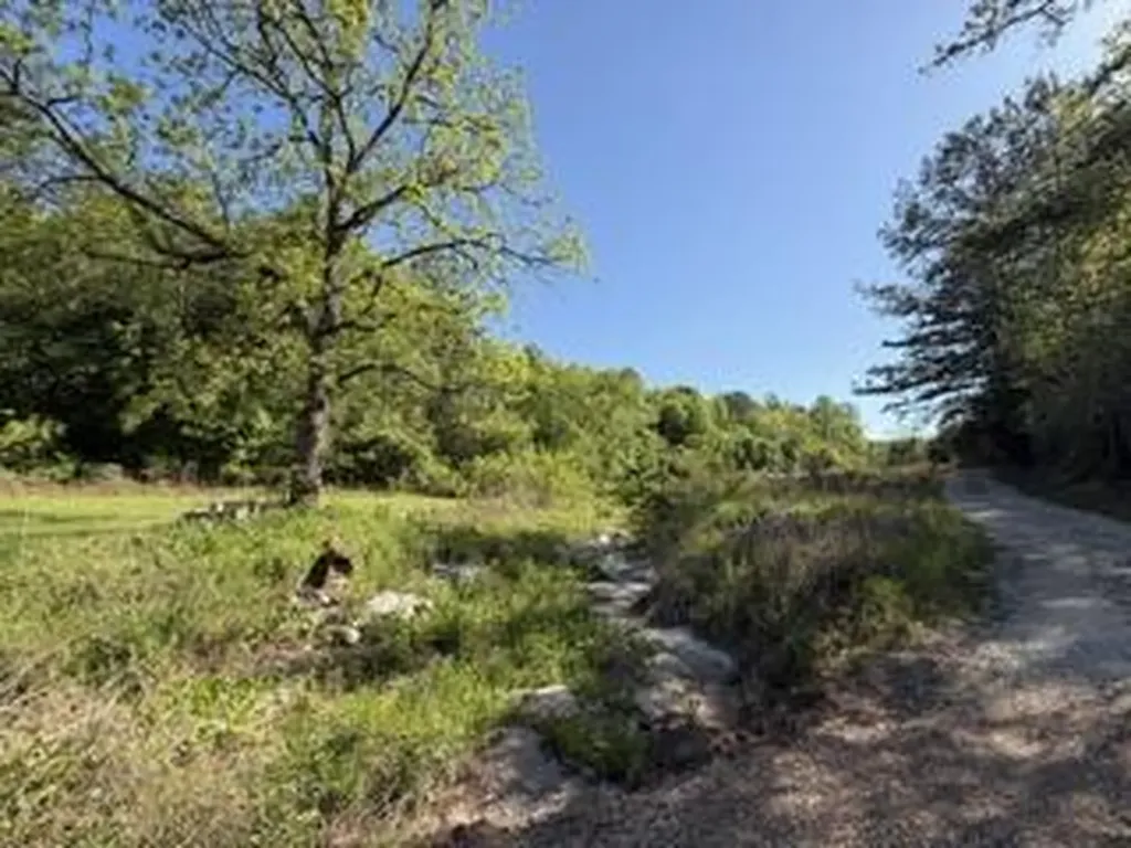 5860 E Kentucky 790 Bronston KY 42518