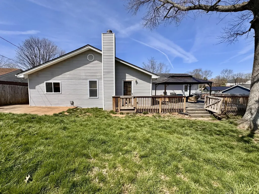 2220 Redbud Lane Paris KY 40361