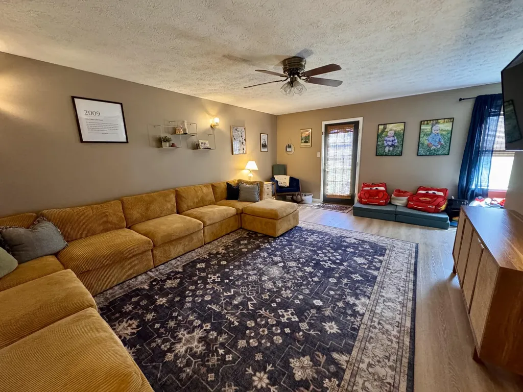 2220 Redbud Lane Paris KY 40361