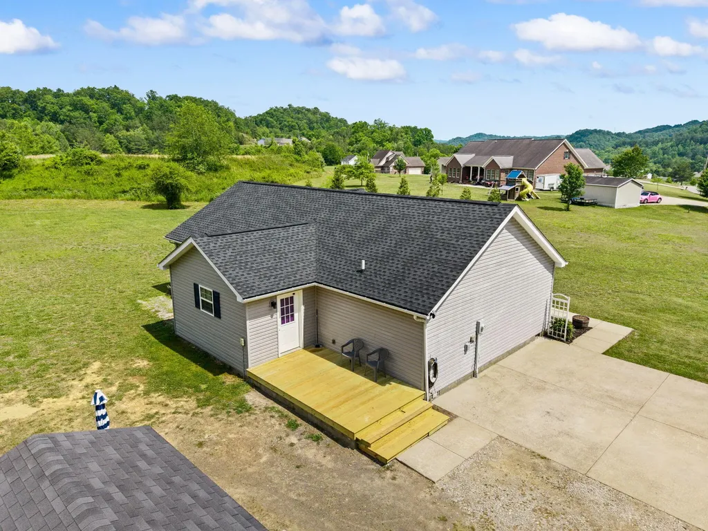 425 W Fox Trail Road Manchester KY 40962