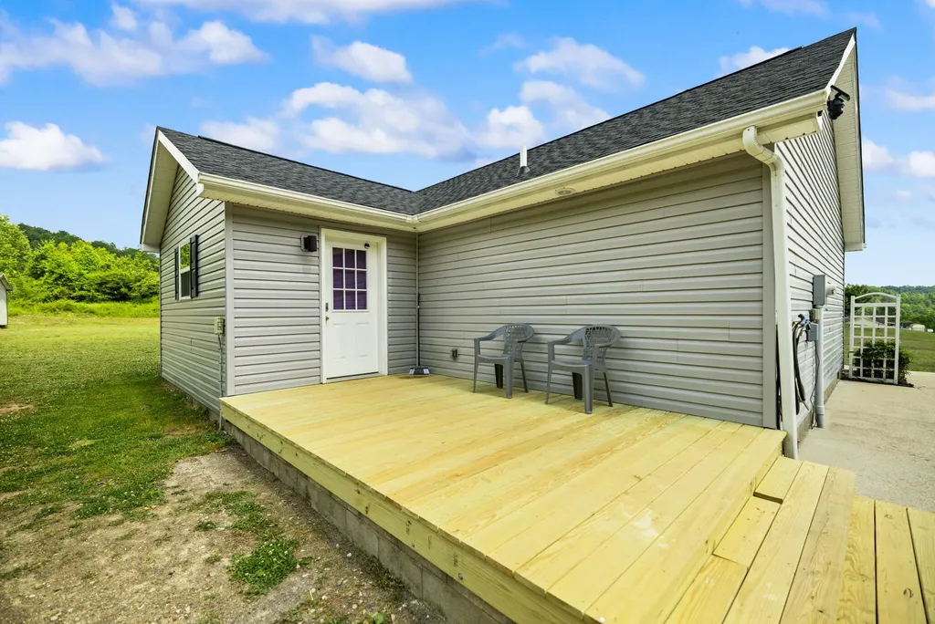 425 W Fox Trail Road Manchester KY 40962