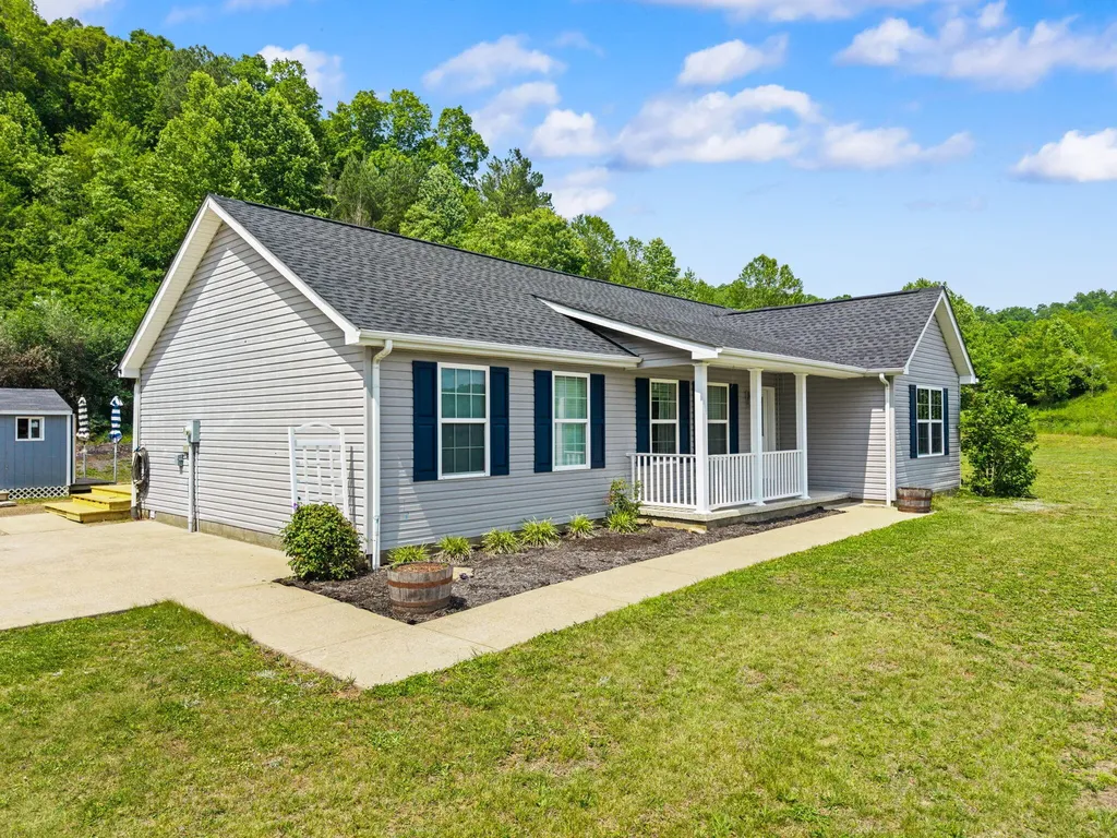425 W Fox Trail Road Manchester KY 40962
