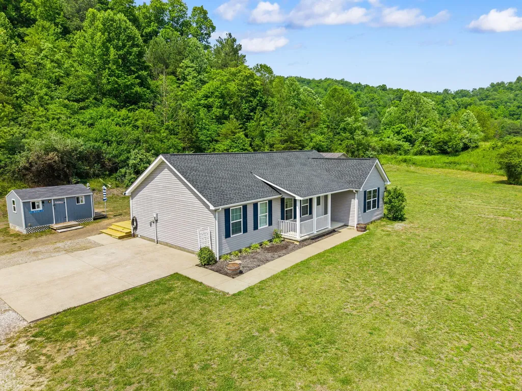 425 W Fox Trail Road Manchester KY 40962