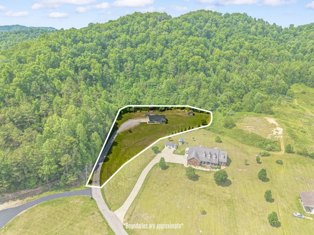 425 W Fox Trail Road Manchester KY 40962