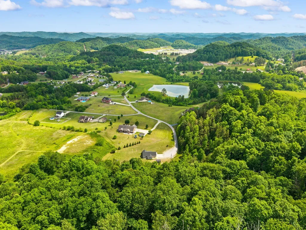 425 W Fox Trail Road Manchester KY 40962