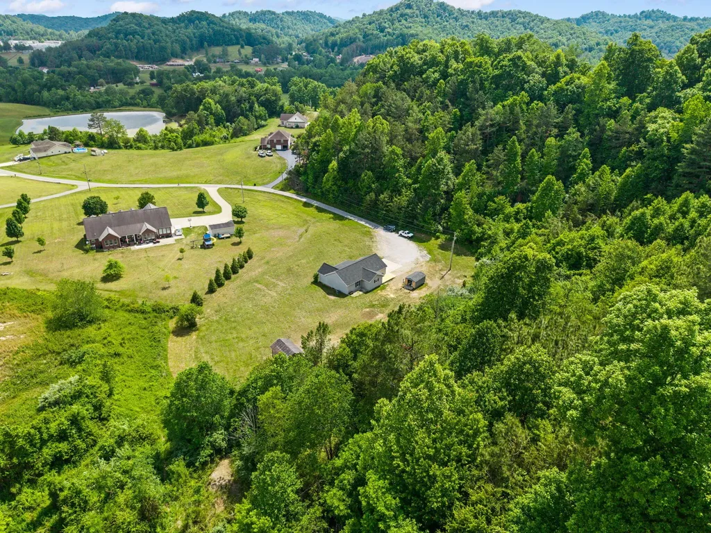 425 W Fox Trail Road Manchester KY 40962