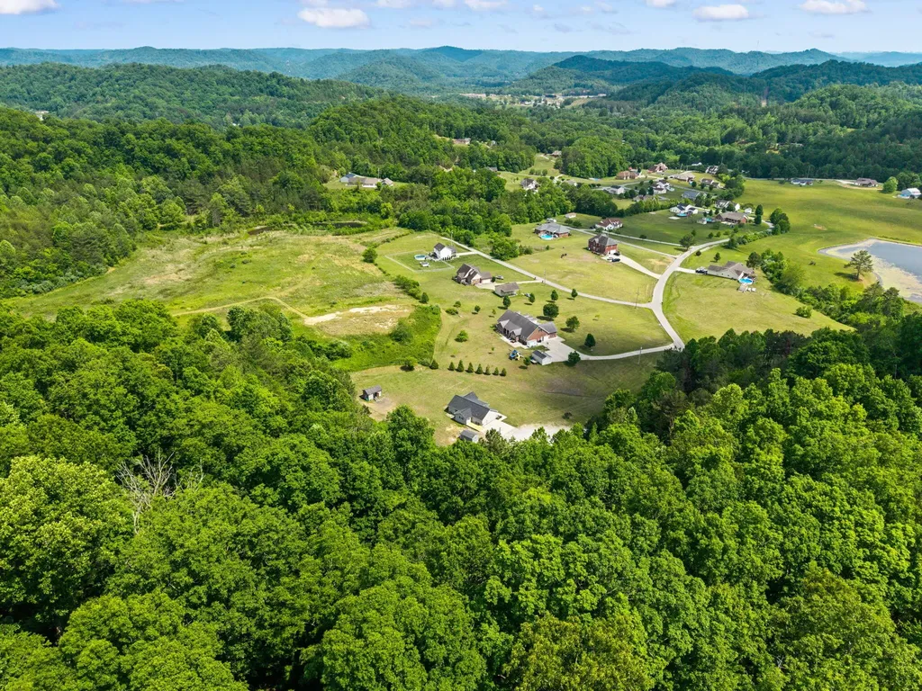 425 W Fox Trail Road Manchester KY 40962