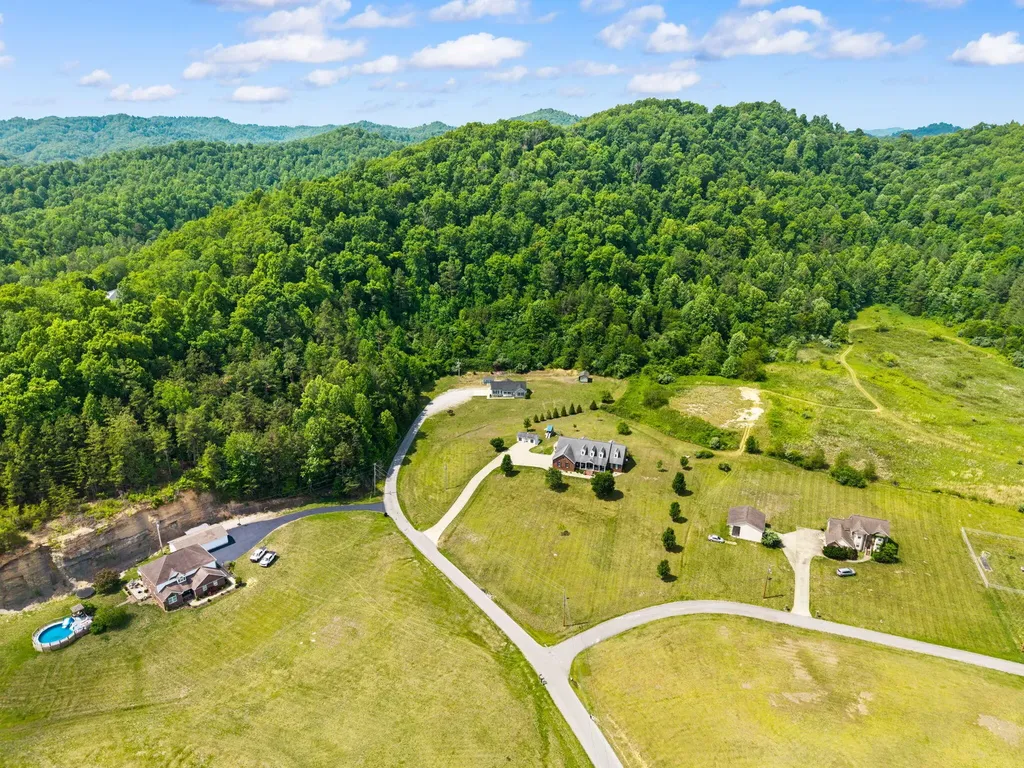 425 W Fox Trail Road Manchester KY 40962