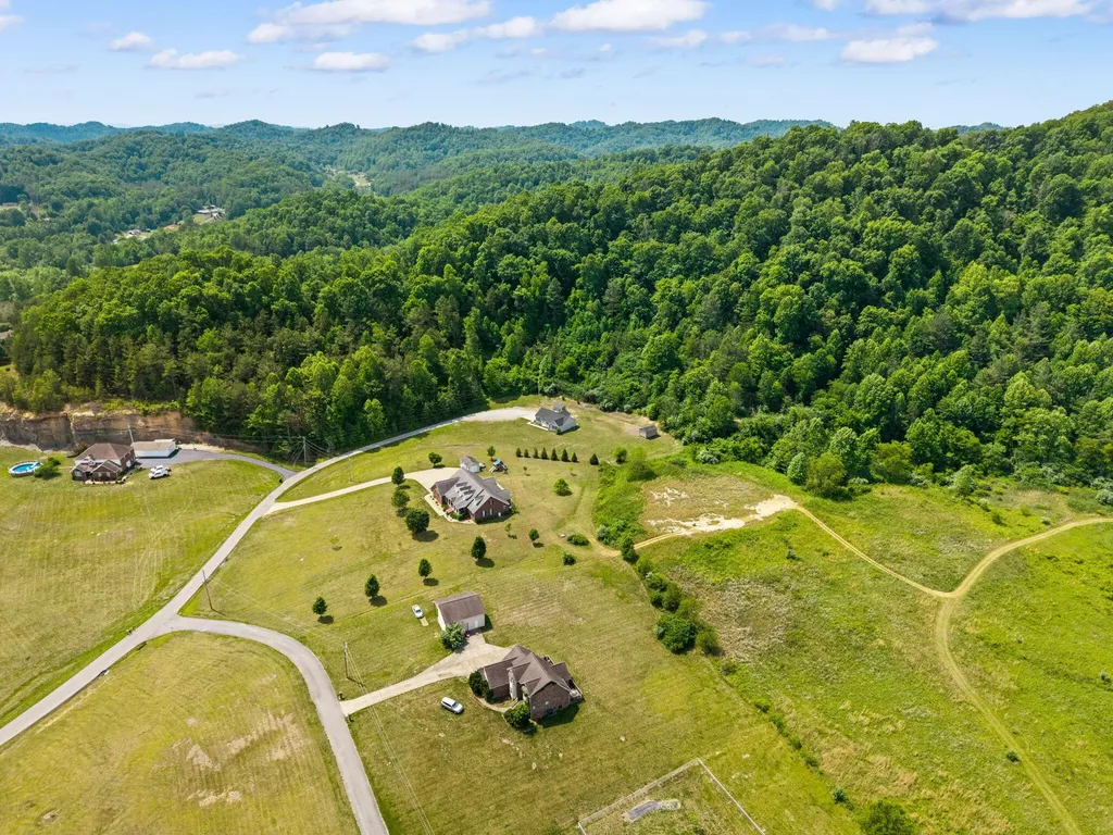 425 W Fox Trail Road Manchester KY 40962