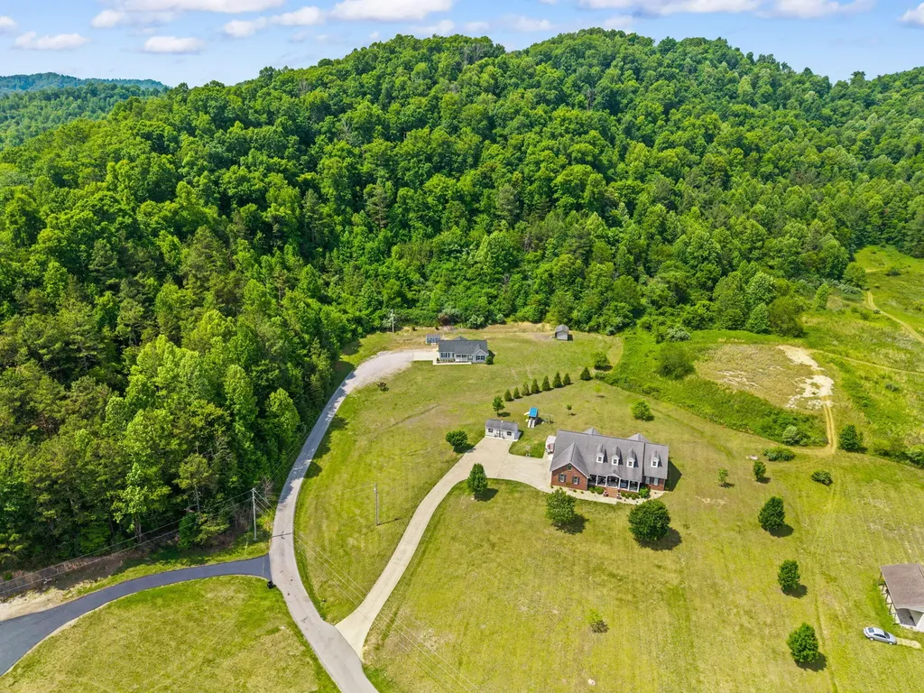 425 W Fox Trail Road Manchester KY 40962