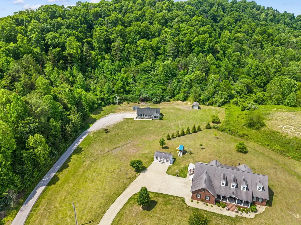 425 W Fox Trail Road Manchester KY 40962