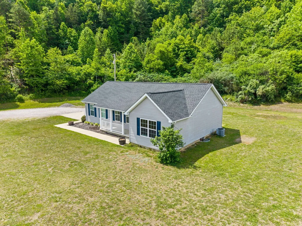 425 W Fox Trail Road Manchester KY 40962