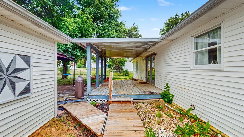 301 Eagle Drive Lawrenceburg KY 40342