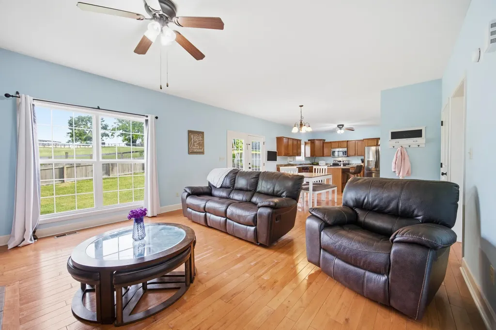 1928 Clearwater Drive Lawrenceburg KY 40342
