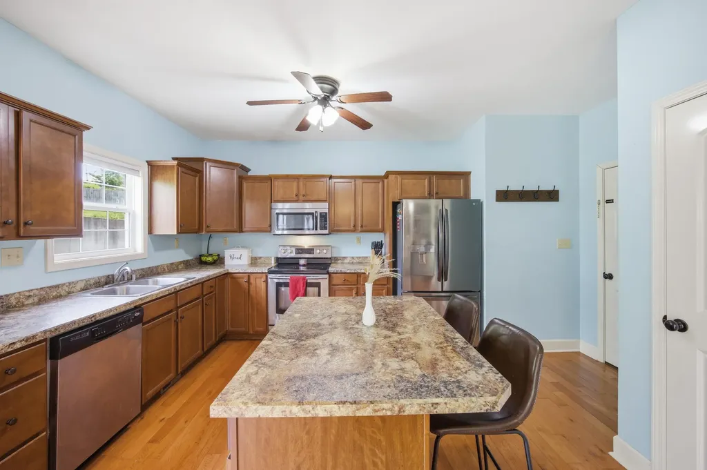 1928 Clearwater Drive Lawrenceburg KY 40342