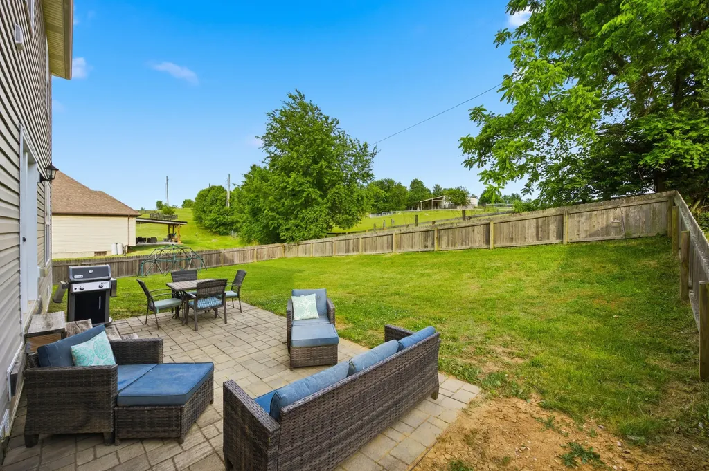 1928 Clearwater Drive Lawrenceburg KY 40342