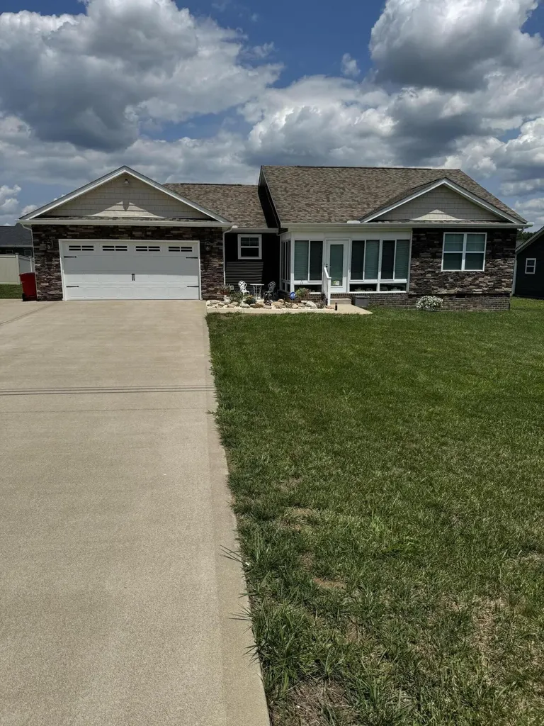 3286 Barbourville Road London KY 40744