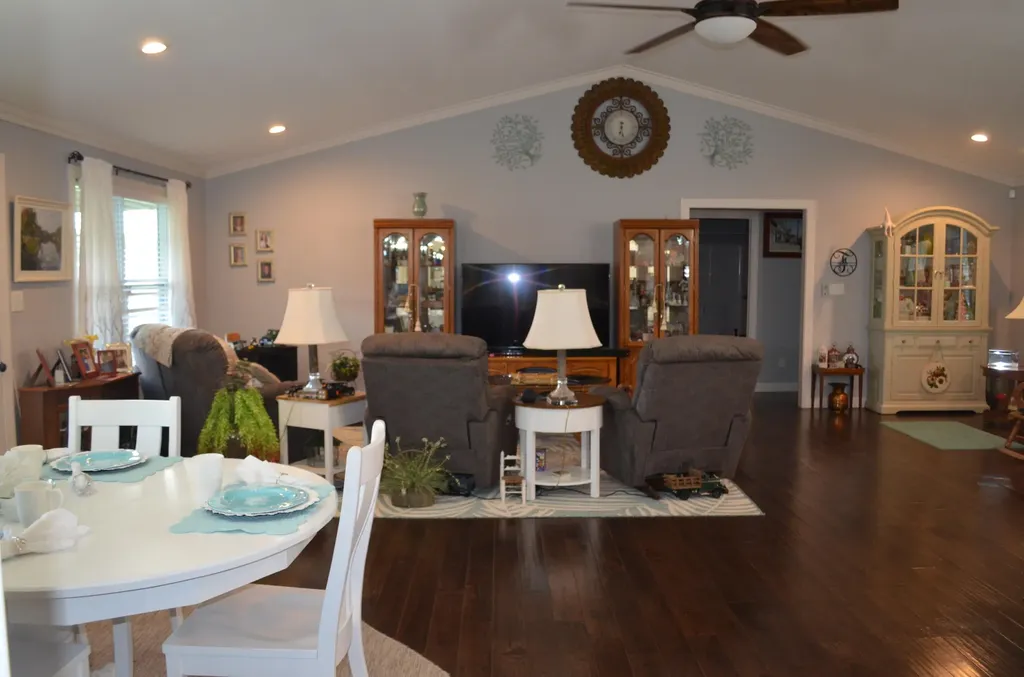 3286 Barbourville Road London KY 40744