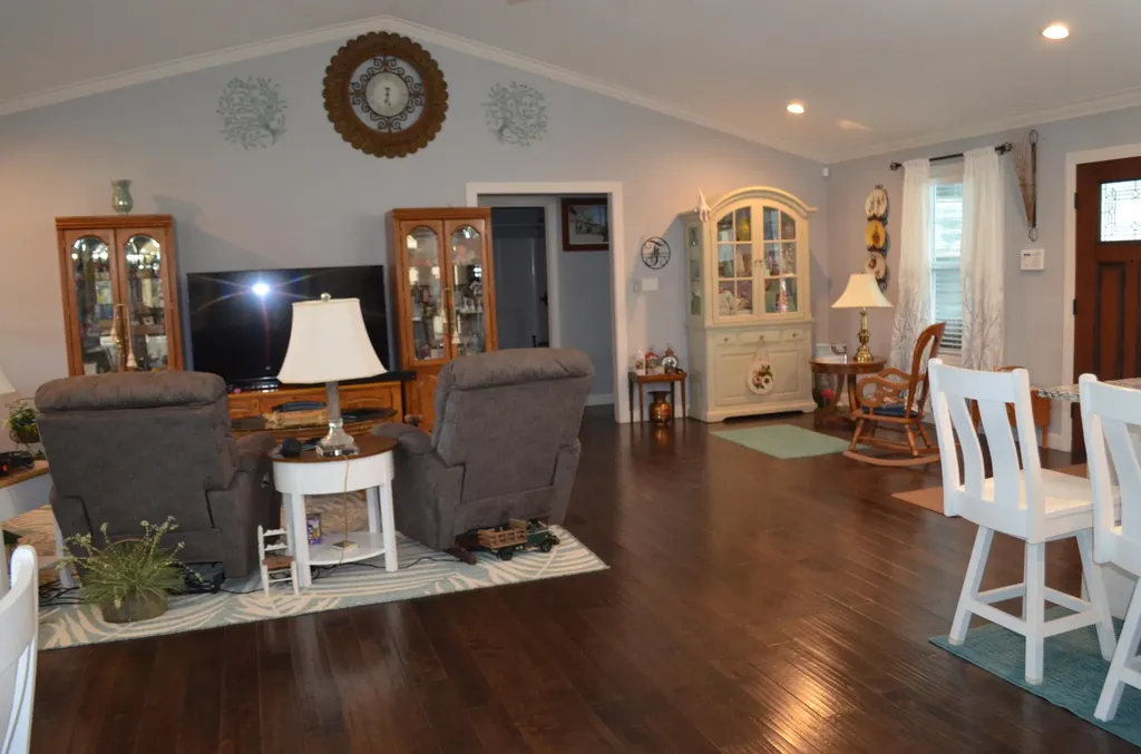 3286 Barbourville Road London KY 40744