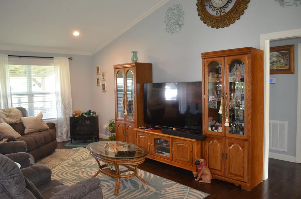 3286 Barbourville Road London KY 40744