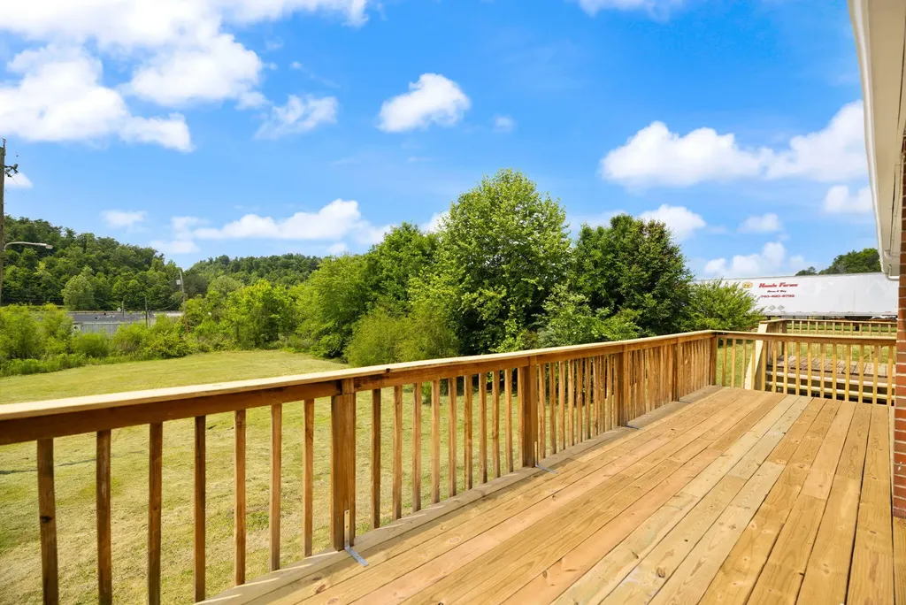 1176 Parkway Drive Salyersville KY 41465