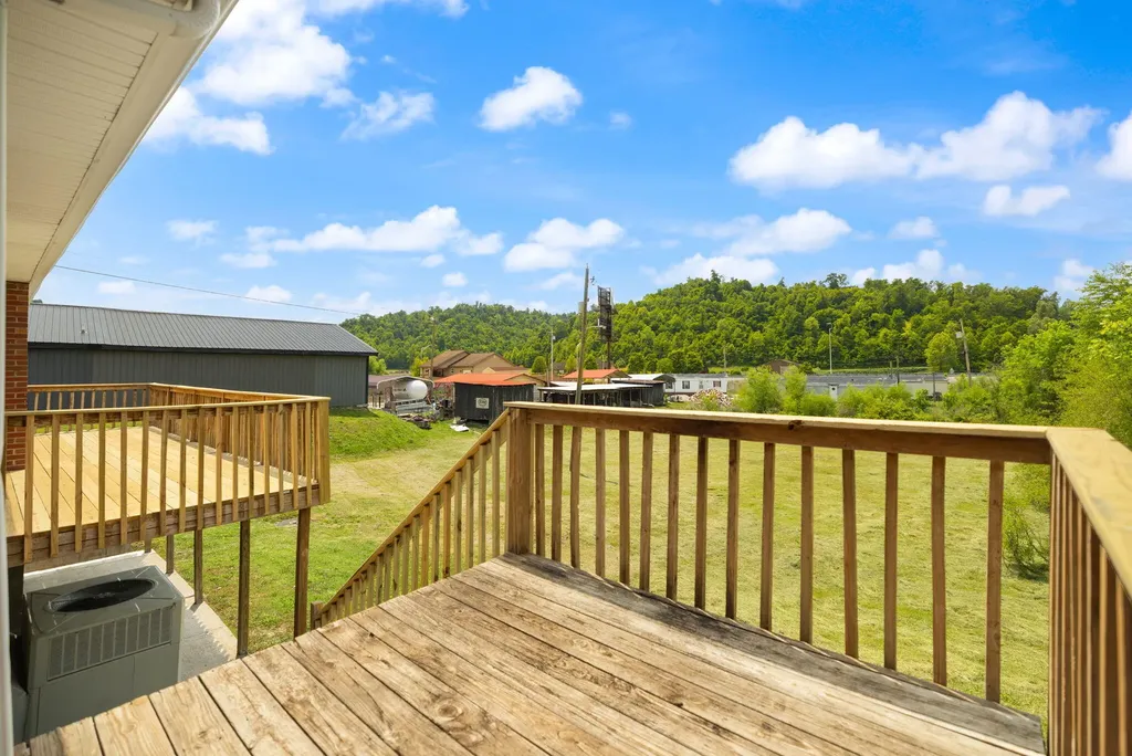 1176 Parkway Drive Salyersville KY 41465