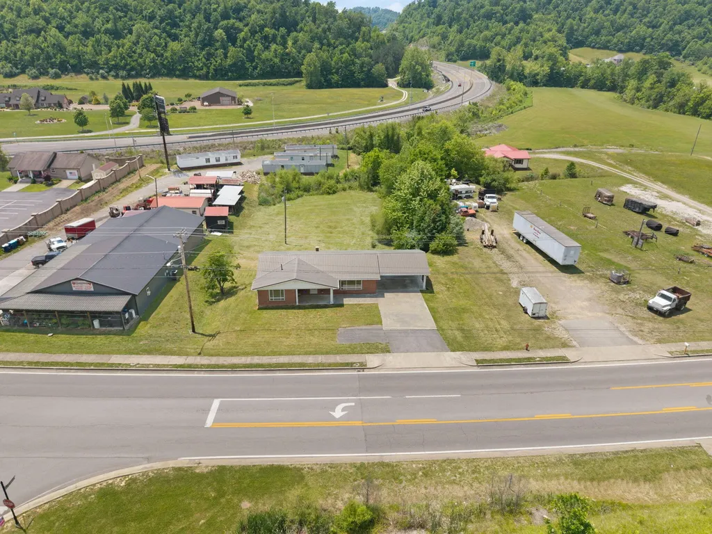 1176 Parkway Drive Salyersville KY 41465