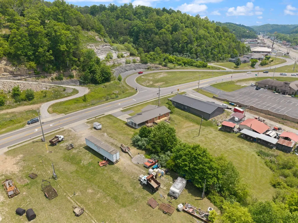 1176 Parkway Drive Salyersville KY 41465