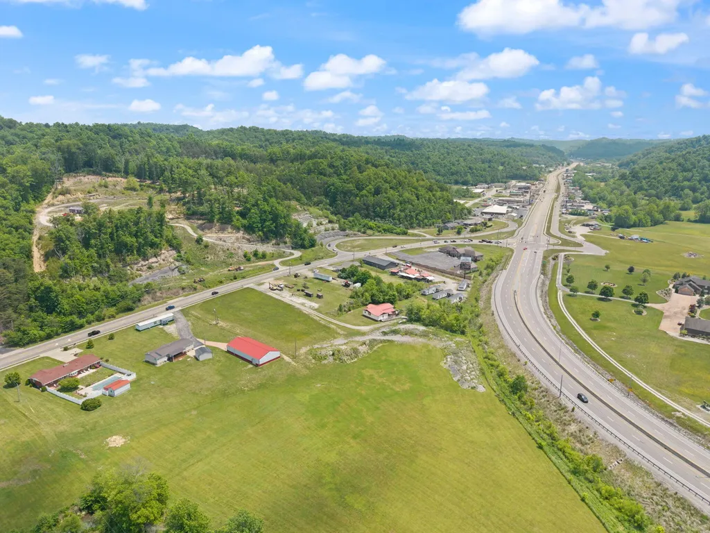 1176 Parkway Drive Salyersville KY 41465