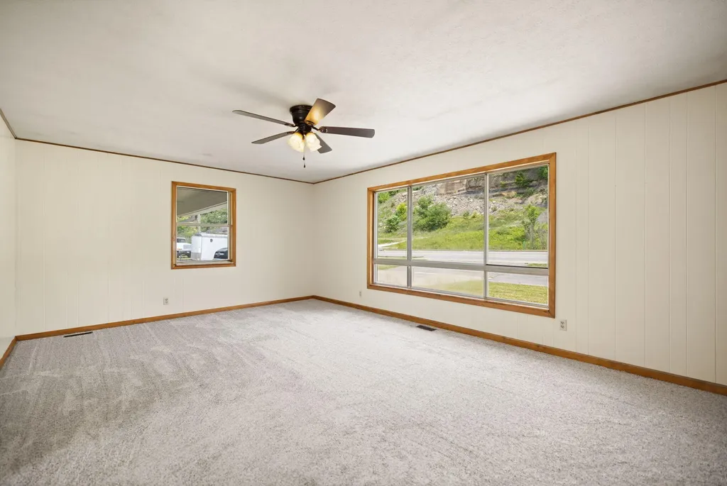 1176 Parkway Drive Salyersville KY 41465