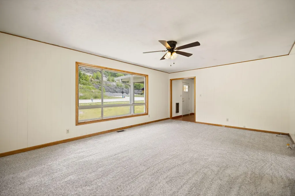 1176 Parkway Drive Salyersville KY 41465