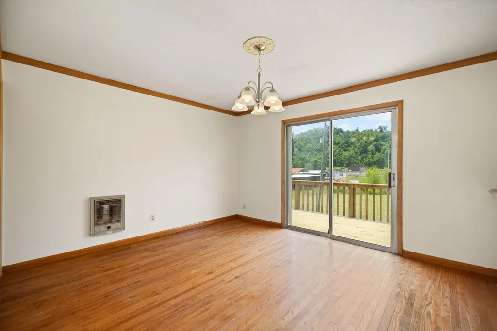 1176 Parkway Drive Salyersville KY 41465