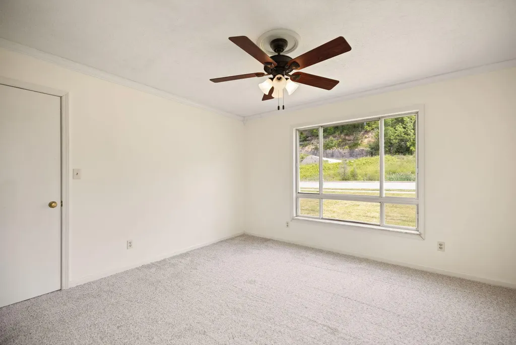 1176 Parkway Drive Salyersville KY 41465